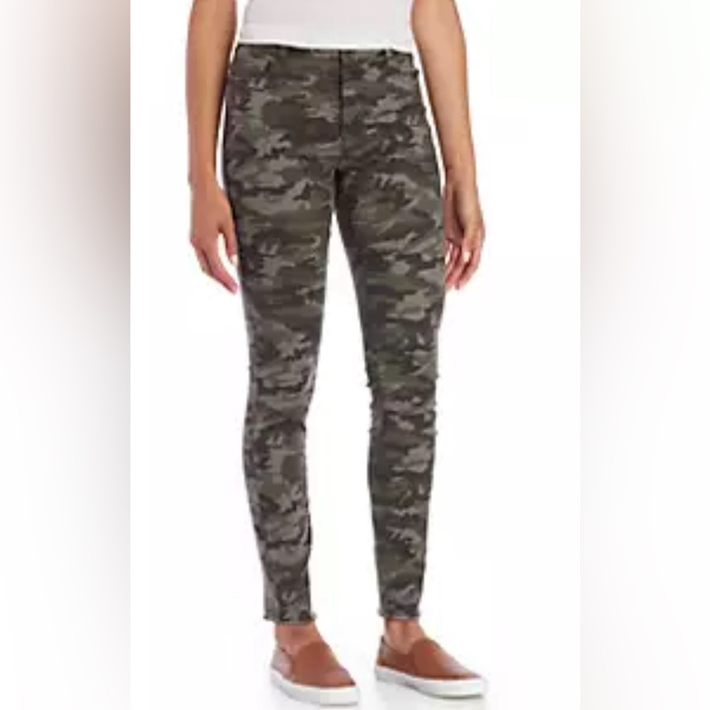 True Craft camo jeans